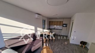 ZARIADENÝ 2-IZBOVÝ APARTMÁN, SUNNYSIDE - PETRČANE, CHORVÁTSKO