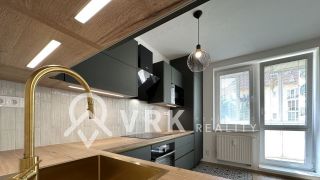 3 IZBOVÝ BYT PO KOMPLETNEJ REKON. S PARKOVACÍM MIESTOM, KLIMKOVIČOVA, SÍDL. KVP