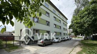 VEĽKÝ 2-IZBOVÝ TEHLOVÝ BYT S  A MOŽNOSŤOU GARÁŽE, KOŠICE – JUH