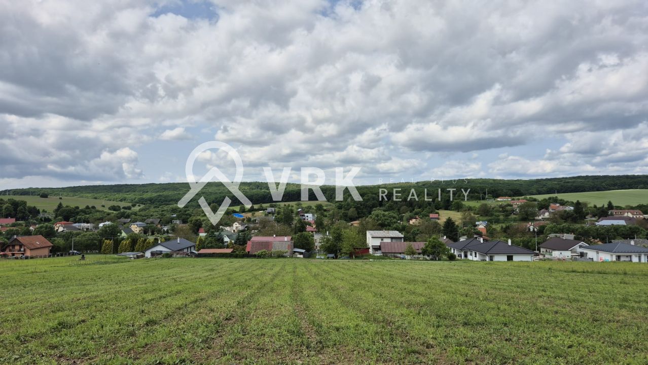 INVESTIČNÁ PRÍLEŽITOSŤ – POZEMOK V TRSŤANOCH