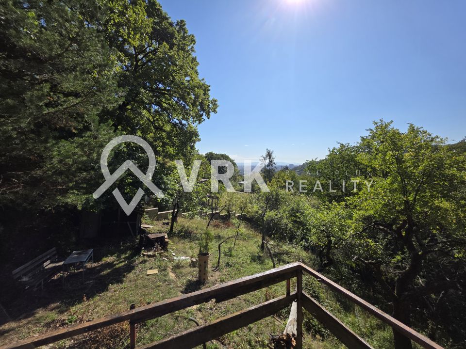 CHATA S VEĽKÝM POZEMKOM, KOŠICE - ČERMEĽ